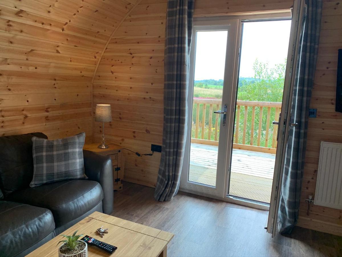 Pond View Pod 3 With Private Hot Tub -Fife - Loch Leven - Lomond Hills Villa Kelty Ngoại thất bức ảnh