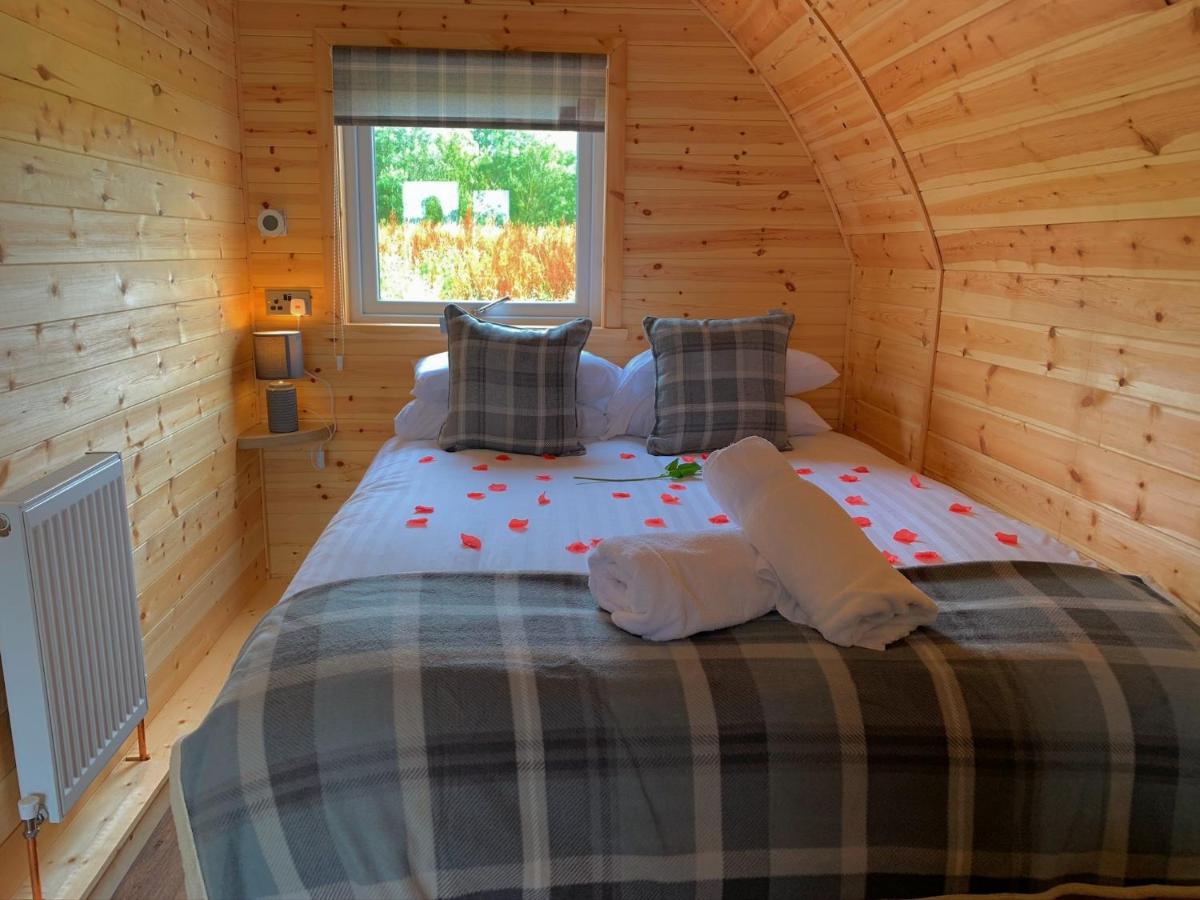 Pond View Pod 3 With Private Hot Tub -Fife - Loch Leven - Lomond Hills Villa Kelty Ngoại thất bức ảnh